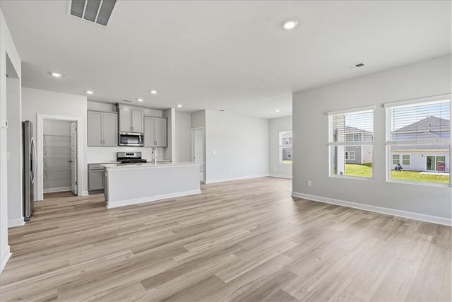 931 Rising Oak Court, Spartanburg, SC 29301