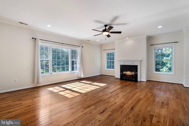 12 RED SQUIRREL RD, Harpers Ferry, WV 25425