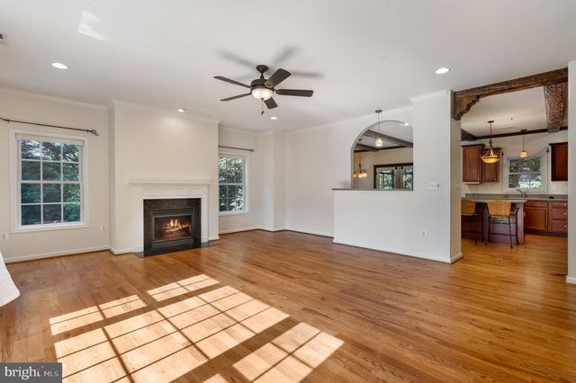 12 RED SQUIRREL RD, Harpers Ferry, WV 25425