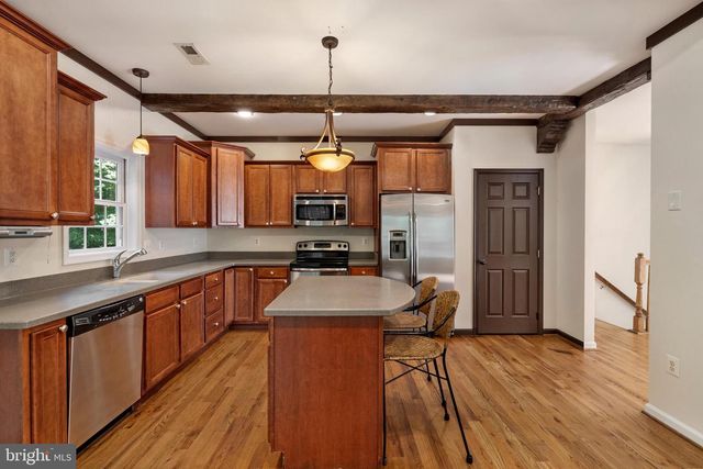 12 RED SQUIRREL RD, Harpers Ferry, WV 25425