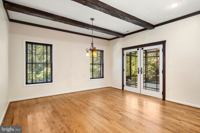 12 RED SQUIRREL RD, Harpers Ferry, WV 25425