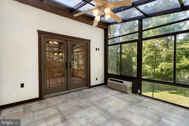 12 RED SQUIRREL RD, Harpers Ferry, WV 25425