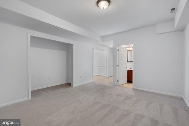 12 RED SQUIRREL RD, Harpers Ferry, WV 25425