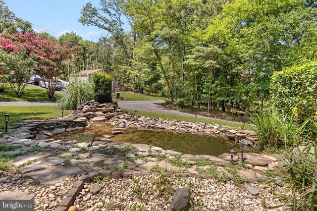 12 RED SQUIRREL RD, Harpers Ferry, WV 25425