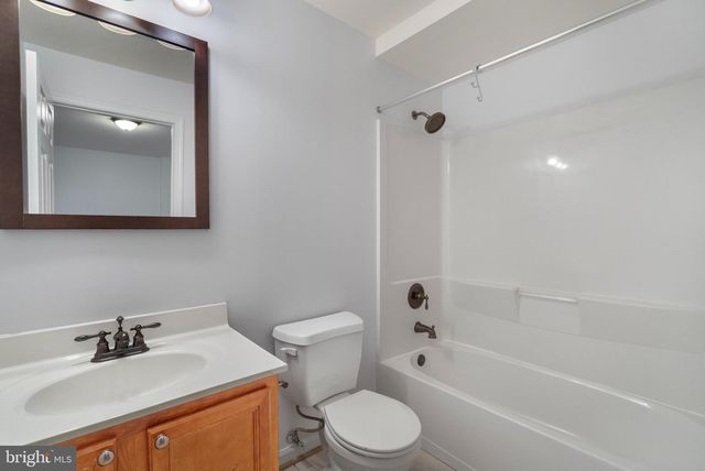 12 RED SQUIRREL RD, Harpers Ferry, WV 25425