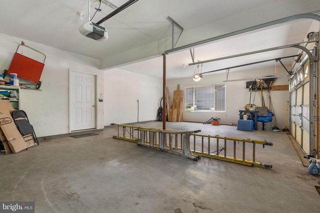 12 RED SQUIRREL RD, Harpers Ferry, WV 25425