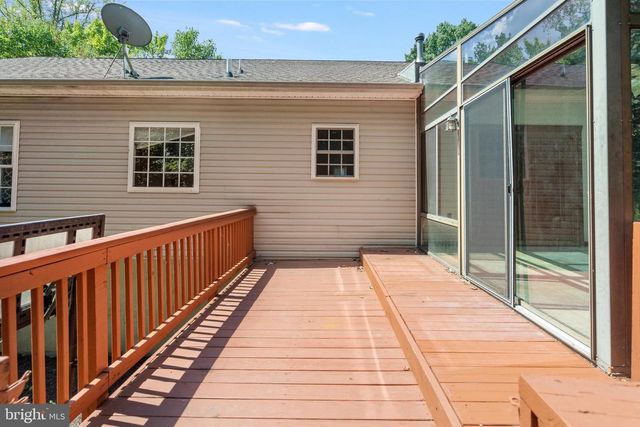 12 RED SQUIRREL RD, Harpers Ferry, WV 25425