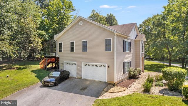 12 RED SQUIRREL RD, Harpers Ferry, WV 25425