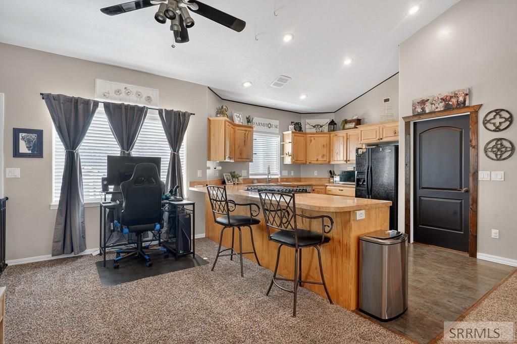 Image 5 of property listing at 1279 Swisher Road, Pocatello, ID 83204