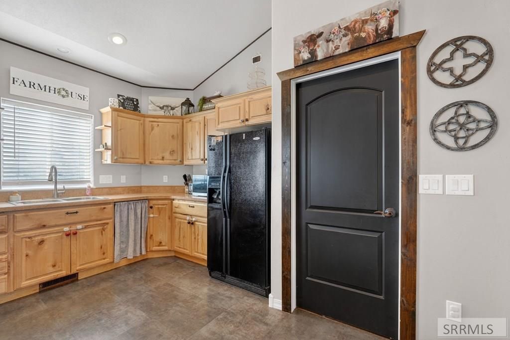 Image 7 of property listing at 1279 Swisher Road, Pocatello, ID 83204