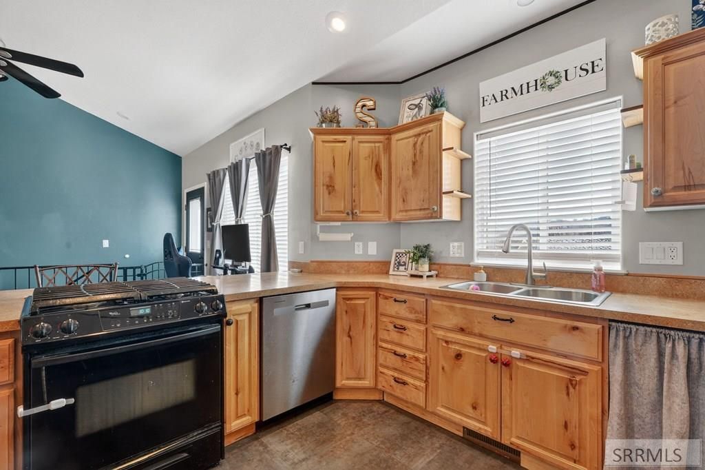 Image 9 of property listing at 1279 Swisher Road, Pocatello, ID 83204