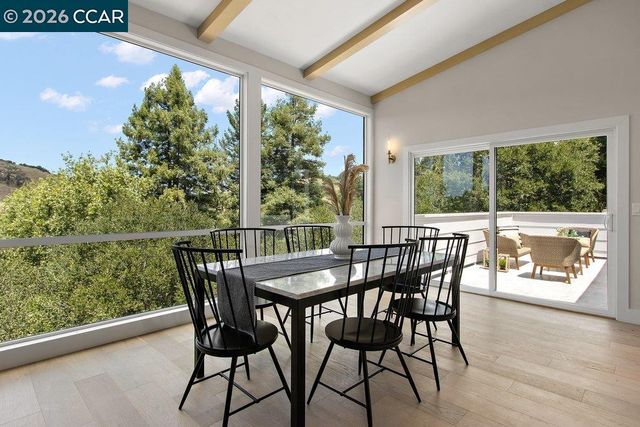 16 Sunnyside Ct, Orinda, CA 94563