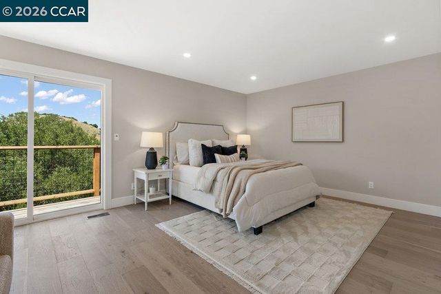 16 Sunnyside Ct, Orinda, CA 94563
