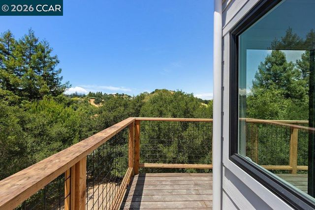 16 Sunnyside Ct, Orinda, CA 94563