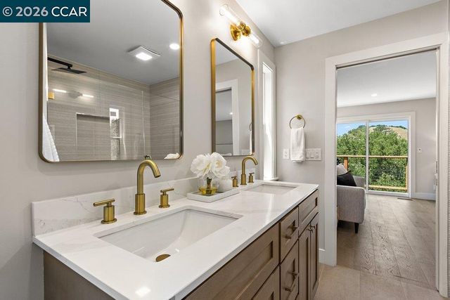 16 Sunnyside Ct, Orinda, CA 94563