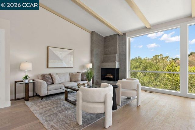 16 Sunnyside Ct, Orinda, CA 94563