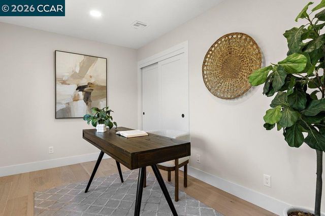 16 Sunnyside Ct, Orinda, CA 94563