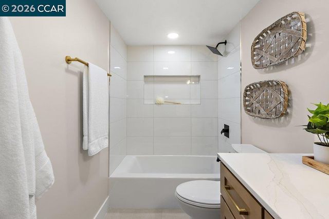 16 Sunnyside Ct, Orinda, CA 94563