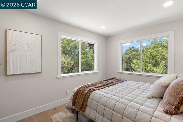 16 Sunnyside Ct, Orinda, CA 94563