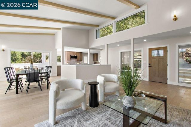 16 Sunnyside Ct, Orinda, CA 94563