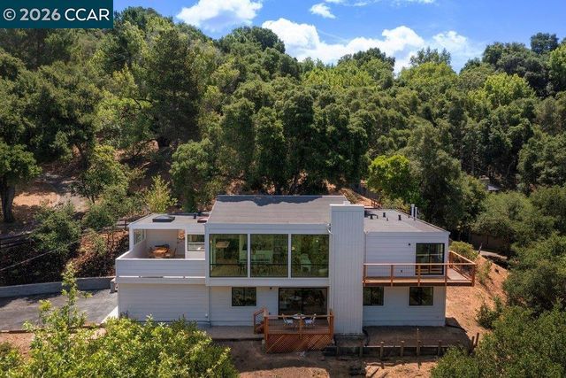 16 Sunnyside Ct, Orinda, CA 94563