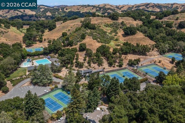 16 Sunnyside Ct, Orinda, CA 94563
