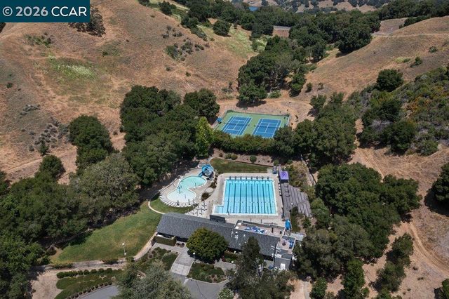 16 Sunnyside Ct, Orinda, CA 94563