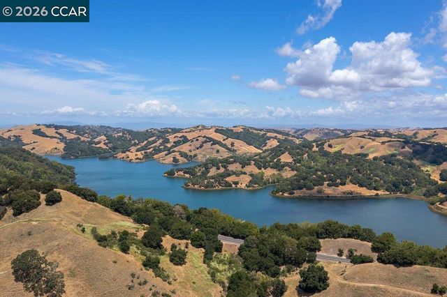 16 Sunnyside Ct, Orinda, CA 94563