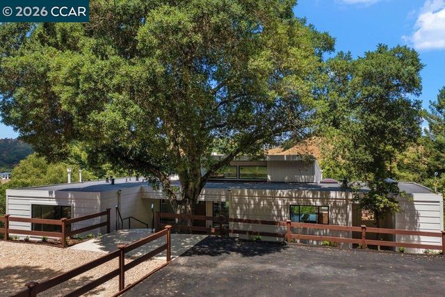 16 Sunnyside Ct, Orinda, CA 94563