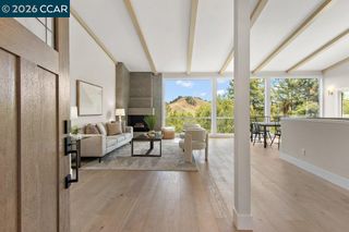 16 Sunnyside Ct, Orinda, CA 94563