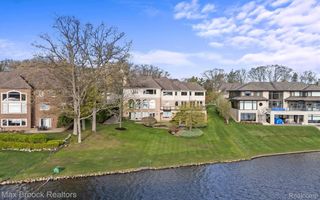 1832 Long Lake Shore Drive, Bloomfield Charter Township, MI 48302