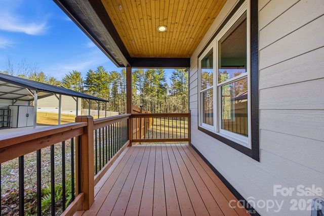 224 Walt Drive, Hendersonville, NC 28792