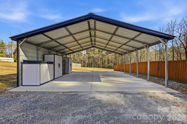 224 Walt Drive, Hendersonville, NC 28792