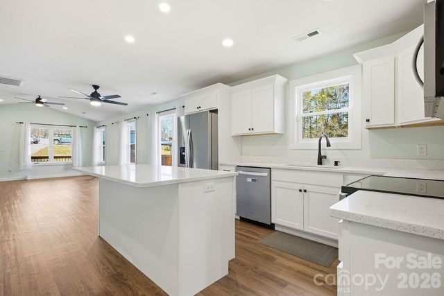 224 Walt Drive, Hendersonville, NC 28792