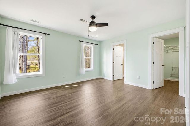 224 Walt Drive, Hendersonville, NC 28792