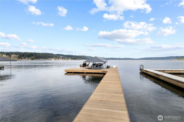 17714 SE 40th Place, Bellevue, WA 98008