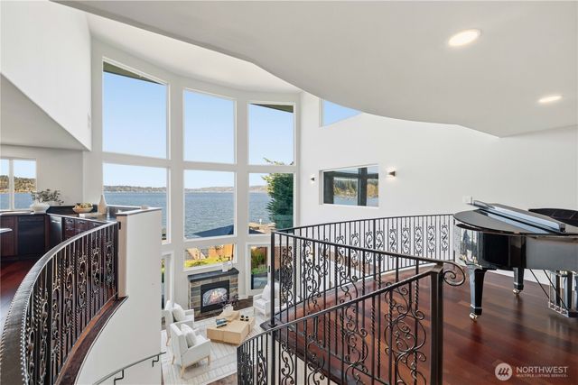 17714 SE 40th Place, Bellevue, WA 98008