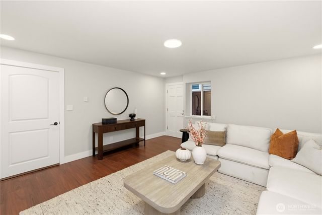 17714 SE 40th Place, Bellevue, WA 98008