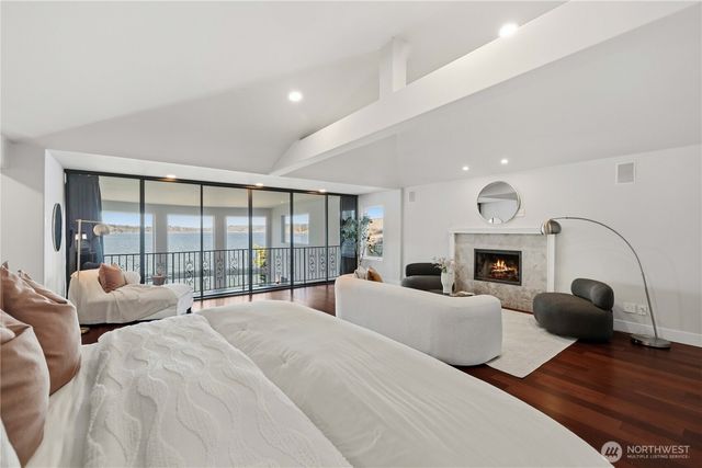 17714 SE 40th Place, Bellevue, WA 98008