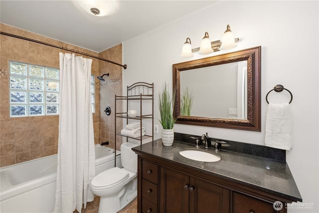 17714 SE 40th Place, Bellevue, WA 98008