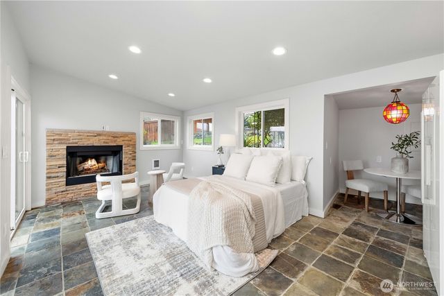 17714 SE 40th Place, Bellevue, WA 98008