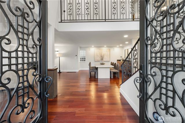 17714 SE 40th Place, Bellevue, WA 98008