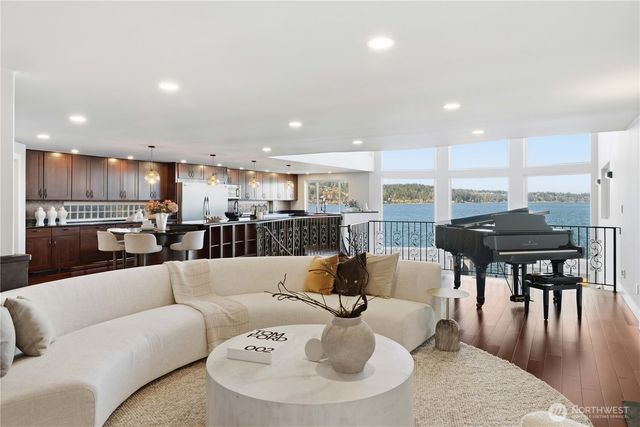 17714 SE 40th Place, Bellevue, WA 98008