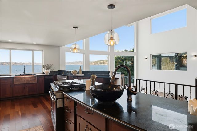 17714 SE 40th Place, Bellevue, WA 98008