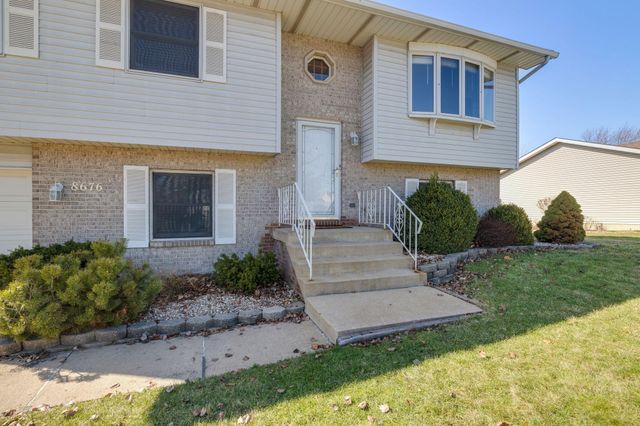 8676 Fulton Place, Crown Point, IN 46307