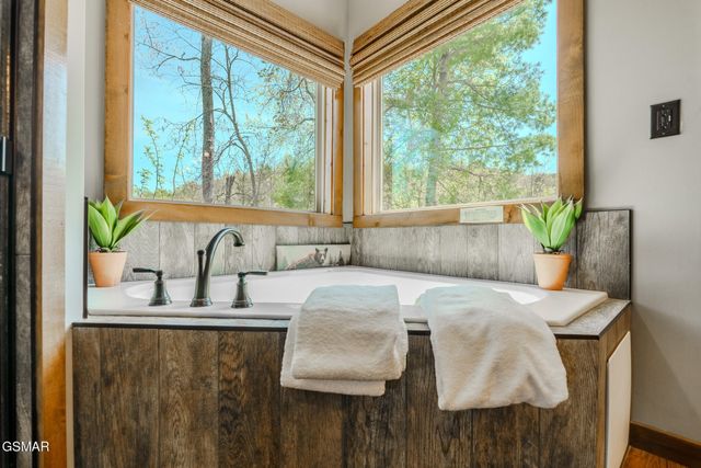 2927 Joyner Hills Lane, Sevierville, TN 37876