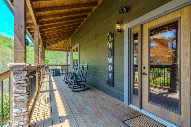 2927 Joyner Hills Lane, Sevierville, TN 37876