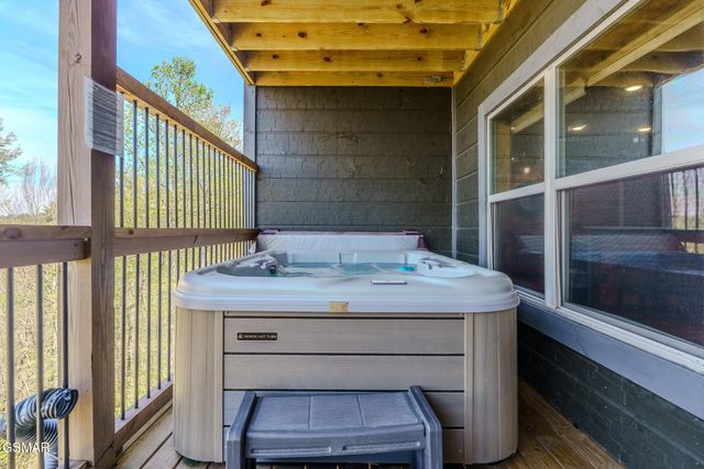 2927 Joyner Hills Lane, Sevierville, TN 37876