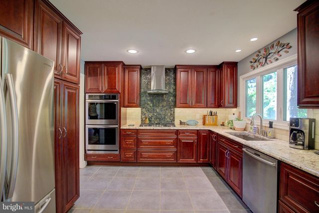 9518 HEATHWOOD CT, Burke, VA 22015