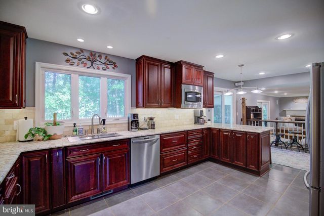 9518 HEATHWOOD CT, Burke, VA 22015